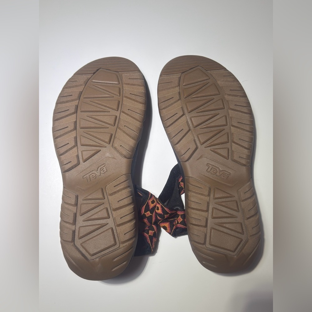 Teva Black and Orange Geometric Sandals for Men 🩴 🧡 - Picture 4 of 11